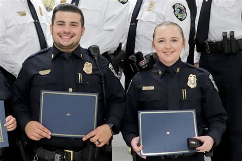 Husband of Tennessee cop at center of sex scandal sticking by her: report