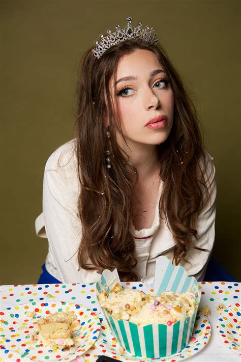 It's my party and I'll eat if I want to / Photography by Gothic Image, Model Mia Moore, Makeup ...