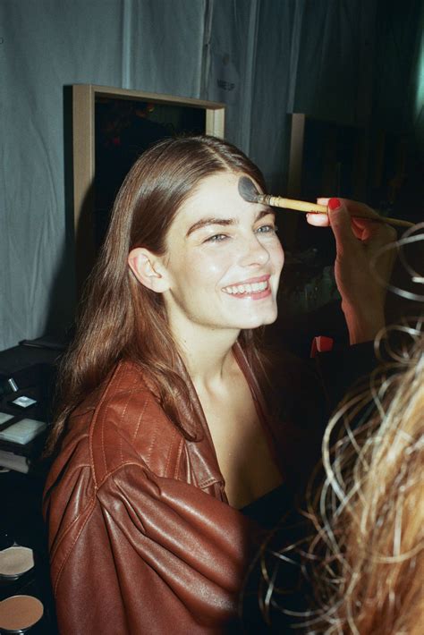 Philosophy di Lorenzo Serafini moves instinctually