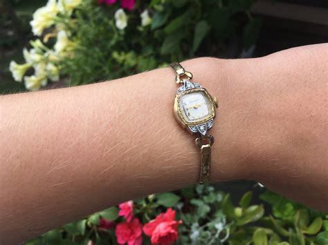 Vintage Bulova Women's 10k Gold Watch - munimoro.gob.pe