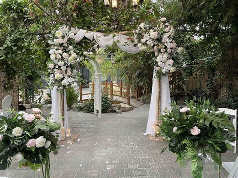 Ivy Chapel | Madison Greenhouse