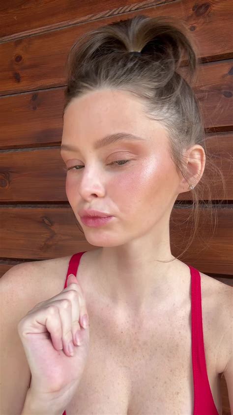 Video's van Юлия (@shashka.u) met ты моя русская кукла.. - скалли | TikTok