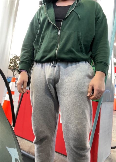 I freeball in public as a service to all the bulge watchers out there ...