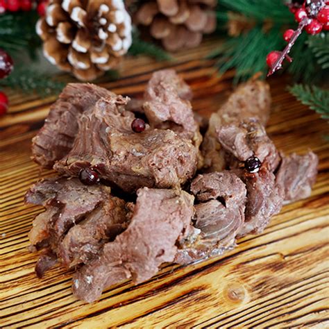 Мясо северного оленя томлёное с можжевеловой ягодой ВитаМир - мясо с ...