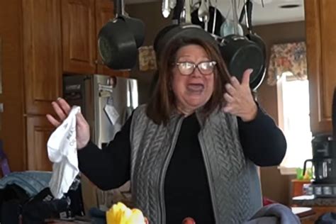 Mother-in-Law Bursts Into Ear-Splitting Scream Over Pregnancy Announcement - Free Beer and Hot Wings
