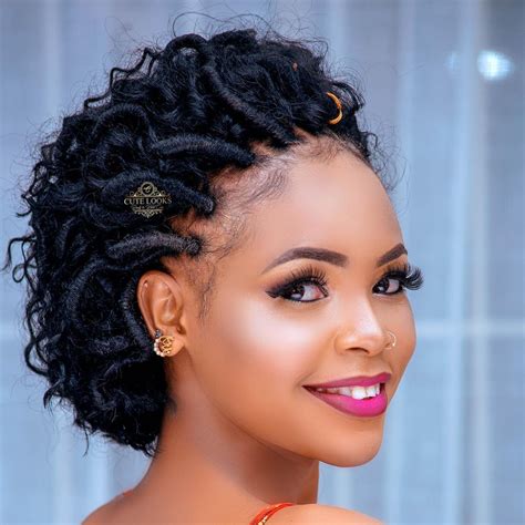 16 Trendiest Ways to Style Short Faux Locs Right Now - Archibald Asaints