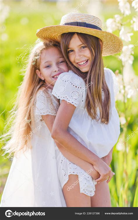Portrait Two Girls Girlfriends Summer Nature — Stock Photo © zagorodnaya #226127396