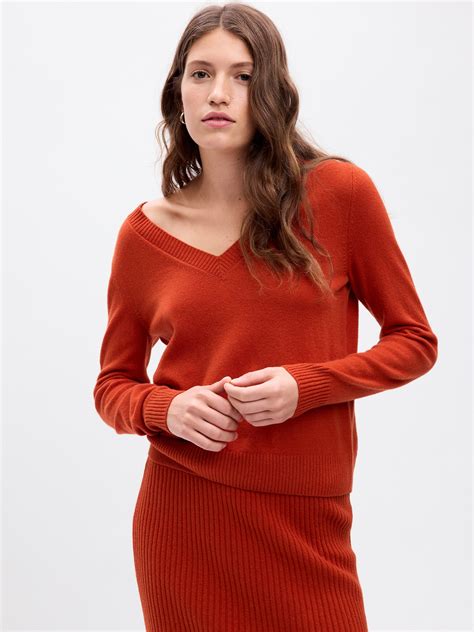 CashSoft V-Neck Sweater | Gap