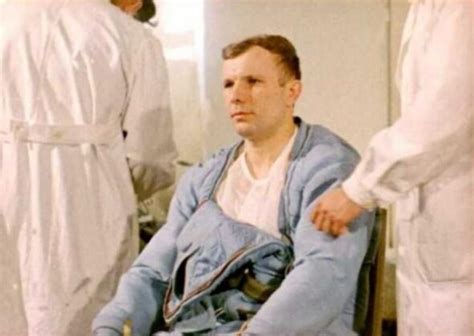 Юрий Гагарин: биография, фото, семья и дети, и как погиб первый космонавт