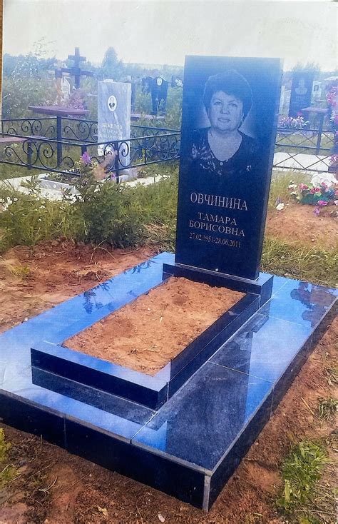 Памятник прямой гранит Карелия заливка с облицовкой - купить по ...