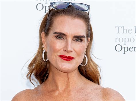 Brooke Shields Reflects on Beauty & Body Image After Becoming a Mother