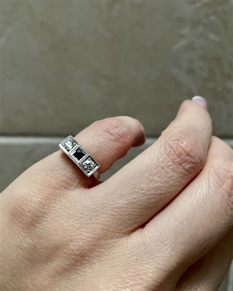 Diamond Ring Guide: Styles for Every Budget