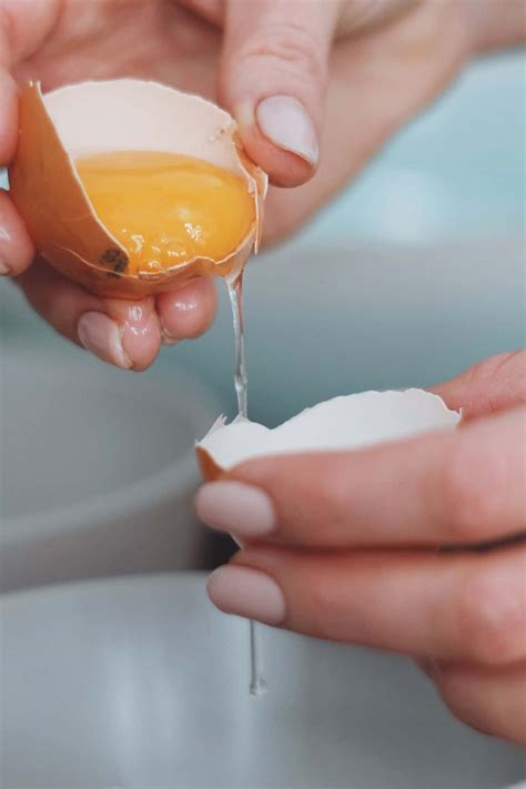 How to pasteurize eggs (Ultimate Guide) - Spatula Desserts