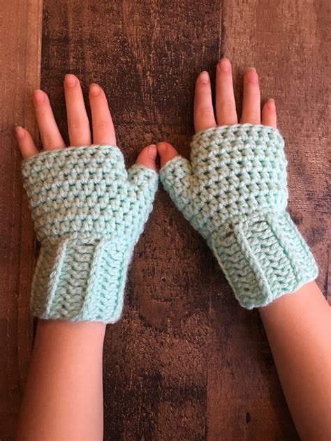 Free Pattern Fingerless Gloves Printable Gloves : 14 Knit And Crochet ...