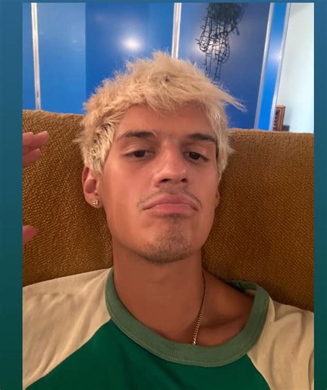 Omar Apollo Gets Real About His Heartbreak: "I Begged" For Two Years ...