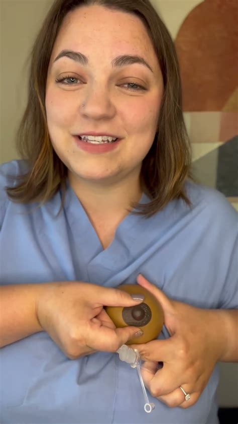 Hand Expressing Colostrum #pregnancy #thirdtrimester #newmom #birth - YouTube