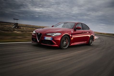 Driven: 2017 Alfa Romeo Giulia Quadrifoglio Track Test - autoevolution