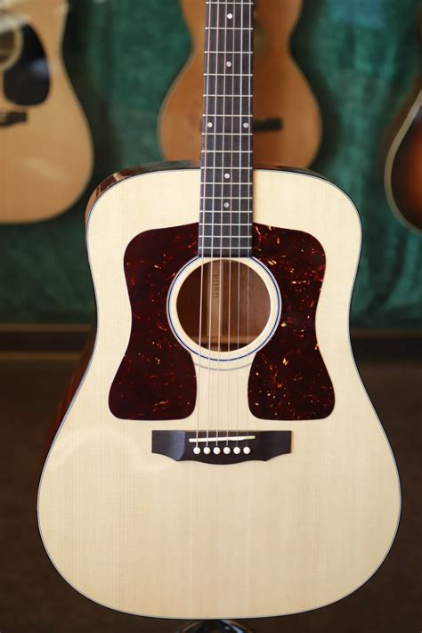 Shop – McCabe's Guitar Shop