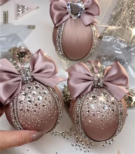 Pink Victorian Christmas Ornaments | Holiday Crafts