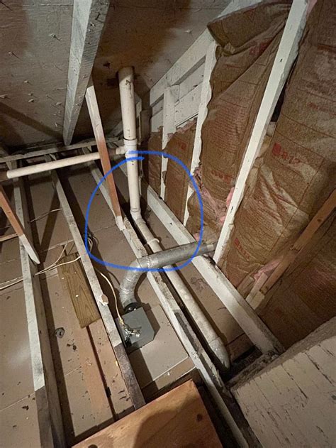 Best way to address this ceiling “leak”…if at all? TIA!! : r/handyman