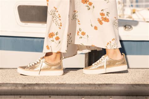 Lay Day Dawn: Women's Black Leather Sneakers | REEF®