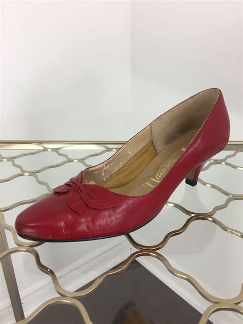 Vintage Red Kitten Heel Pumps - Naturalizer - Size 7 US - 2" Heel ...