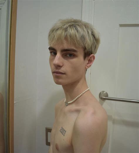 Pin by Fionn Curran on Quick Saves | Short bleached hair, Blonde hair ...