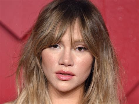 The French Use This Equation to Determine If You Should Get Bangs | Vogue