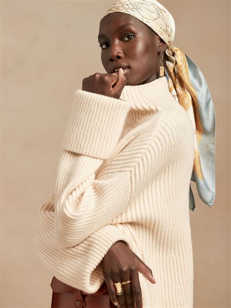 Petite Oversized Merino-Cashmere Sweater | Banana Republic