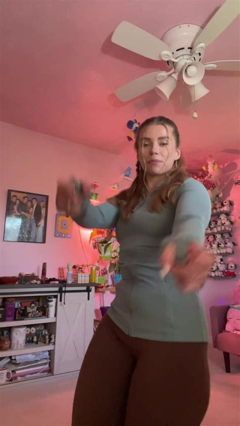 Destiny (@queen_egirll27) - Urlebird