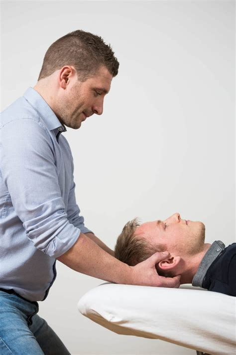 Pinched neck nerve » Symptoms, causes, exercises and treatment.