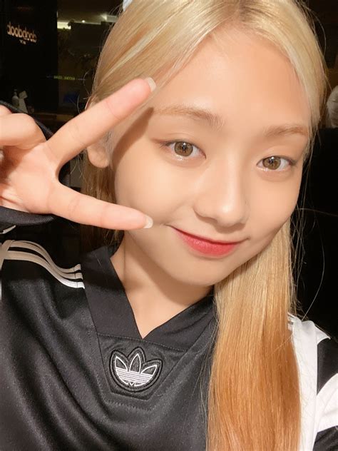 220820 CIGNATURE Belle Twitter Update | kpopping