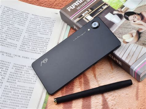 Hisense A9 Pro startet als E-Ink-Smartphone mit Hi-Fi-Ambitionen ...