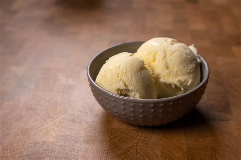 Lemongrass Ice Cream - Adventures of Carlienne