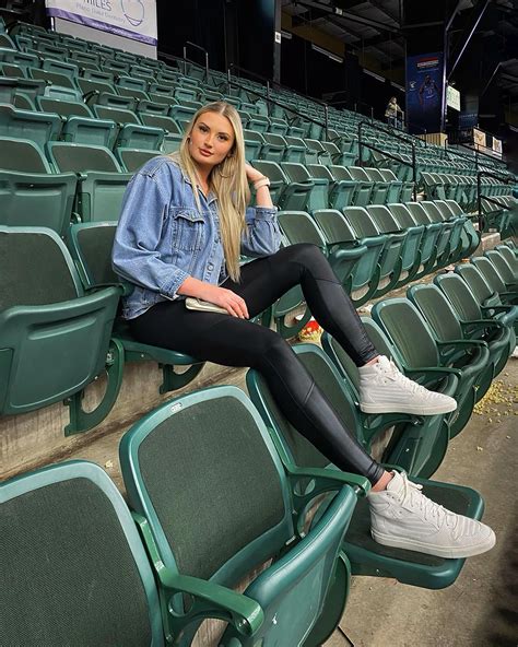 I'm a 'Big Foot' who finally found love after ignoring these types of men