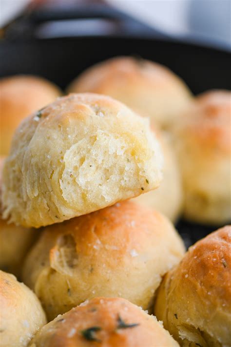 Yeast Dinner Rolls - Life's Ambrosia