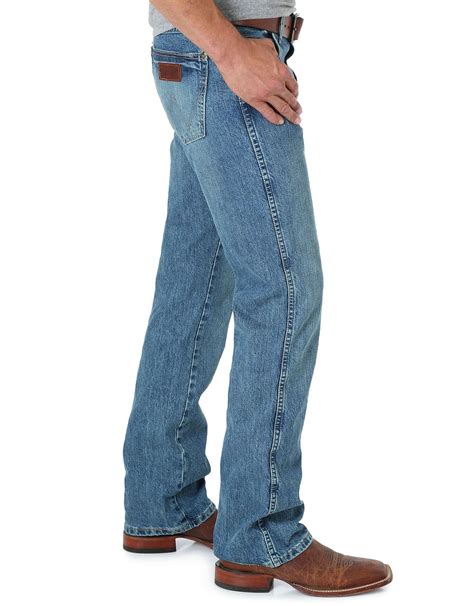 Wrangler Men's Retro Low Rise Slim Fit Boot Cut Jeans - Worn In ...