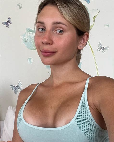 SofiCuteGirl - OnlyFans - Foto 07 - ColorMusic