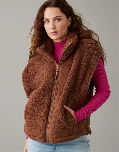 AE Sherpa Vest | American Eagle