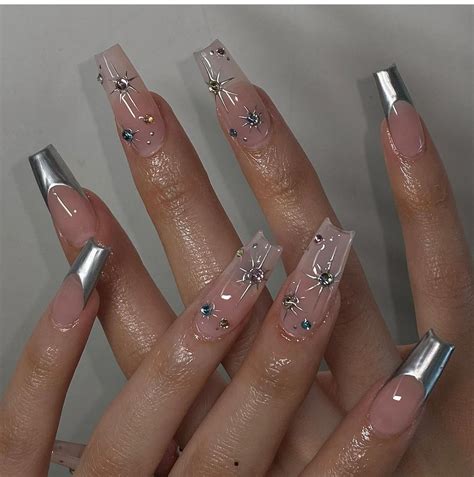 Pin by Cami Cabo on Inspos | Chrome nails silver, Silver nails, Nail ...