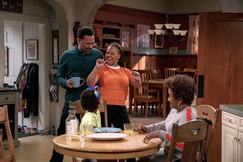 Netflix's The Upshaws Review: A messy family | Leisurebyte