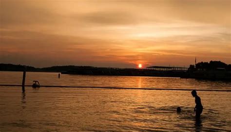 Lake Lanier Water Temperature: Forecasts & current water temp