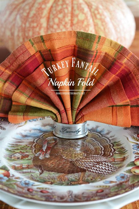 Turkey Fantail Napkin Fold Tutorial for Thanksgiving