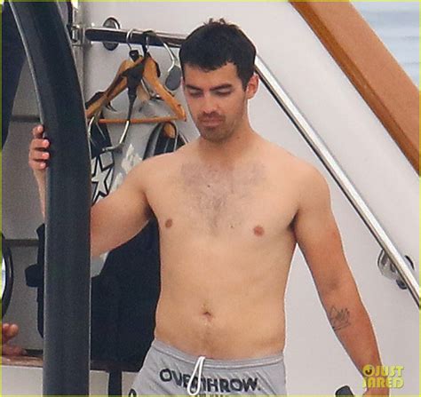 Joe Jonas Goes Shirtless While Hanging Out With Nick in Cannes | Photo ...