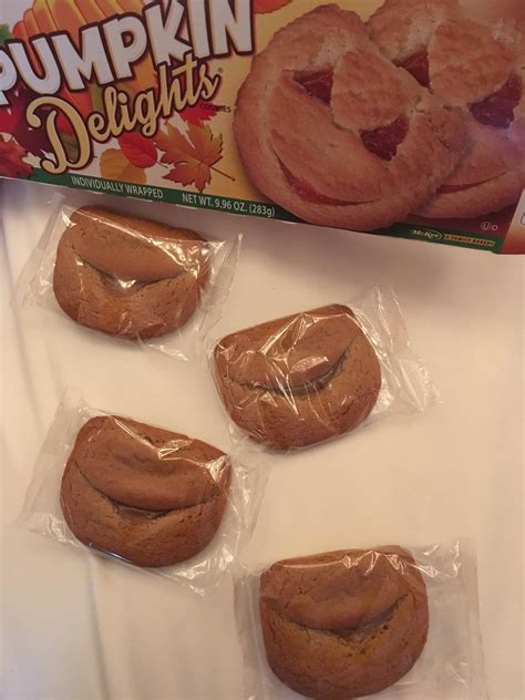 My Little Debbie Pumpkin Delights have no eyes : r/mildlyinteresting