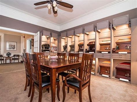 Riverhead, NY - Mangano Family Funeral Homes, Inc.