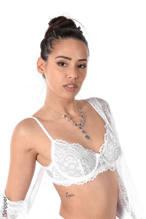 Andreina De Luxe Pictures (29 Images)