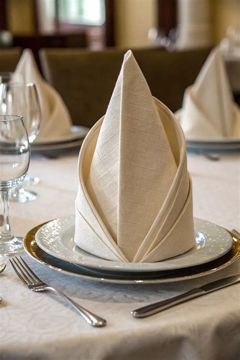 15+ Stylish Folding Linen Napkin Ideas in 2025 | Napkin folding ...