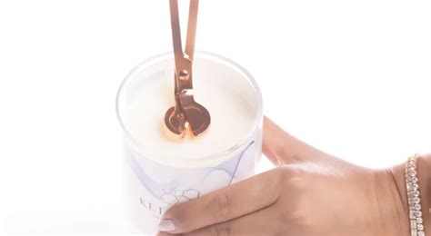 Why Do You Need to Trim Candle Wicks?- Aromasthesia