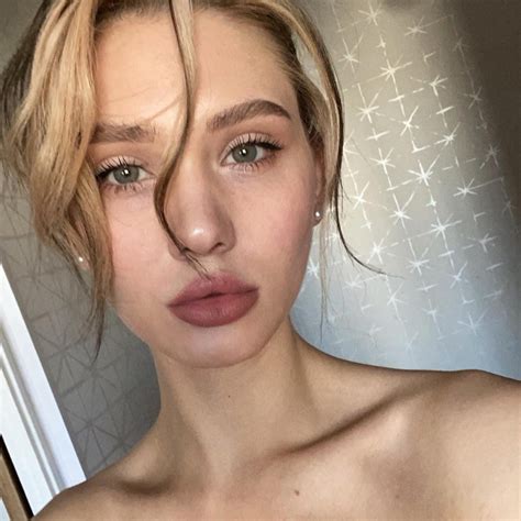 Alena Witch Face - Wallpics.Net - Wallpapers, Photos, Pictures, Backgrounds